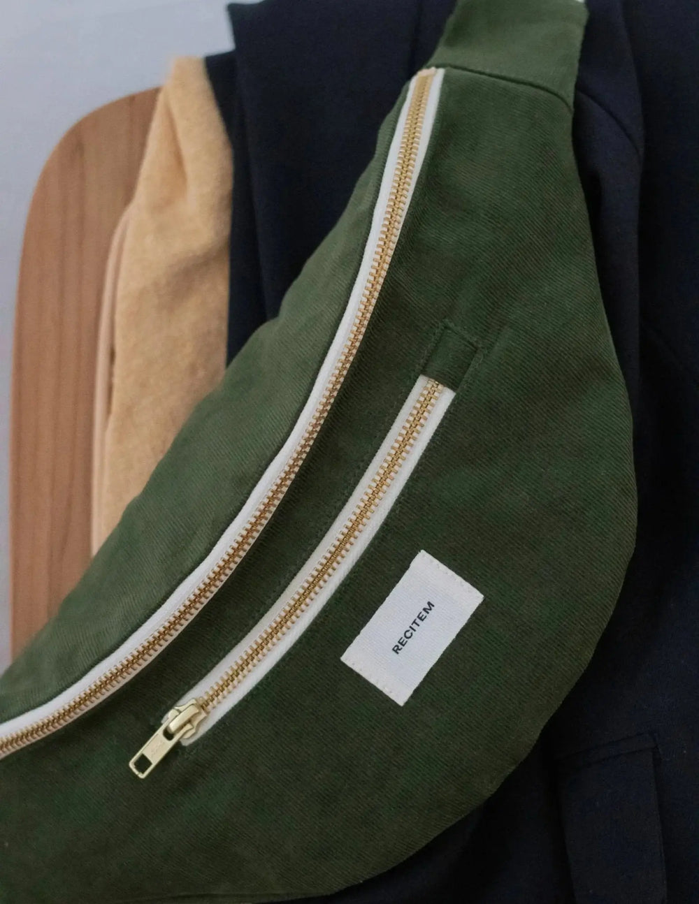 Recitem Half Moon Bag | Iria